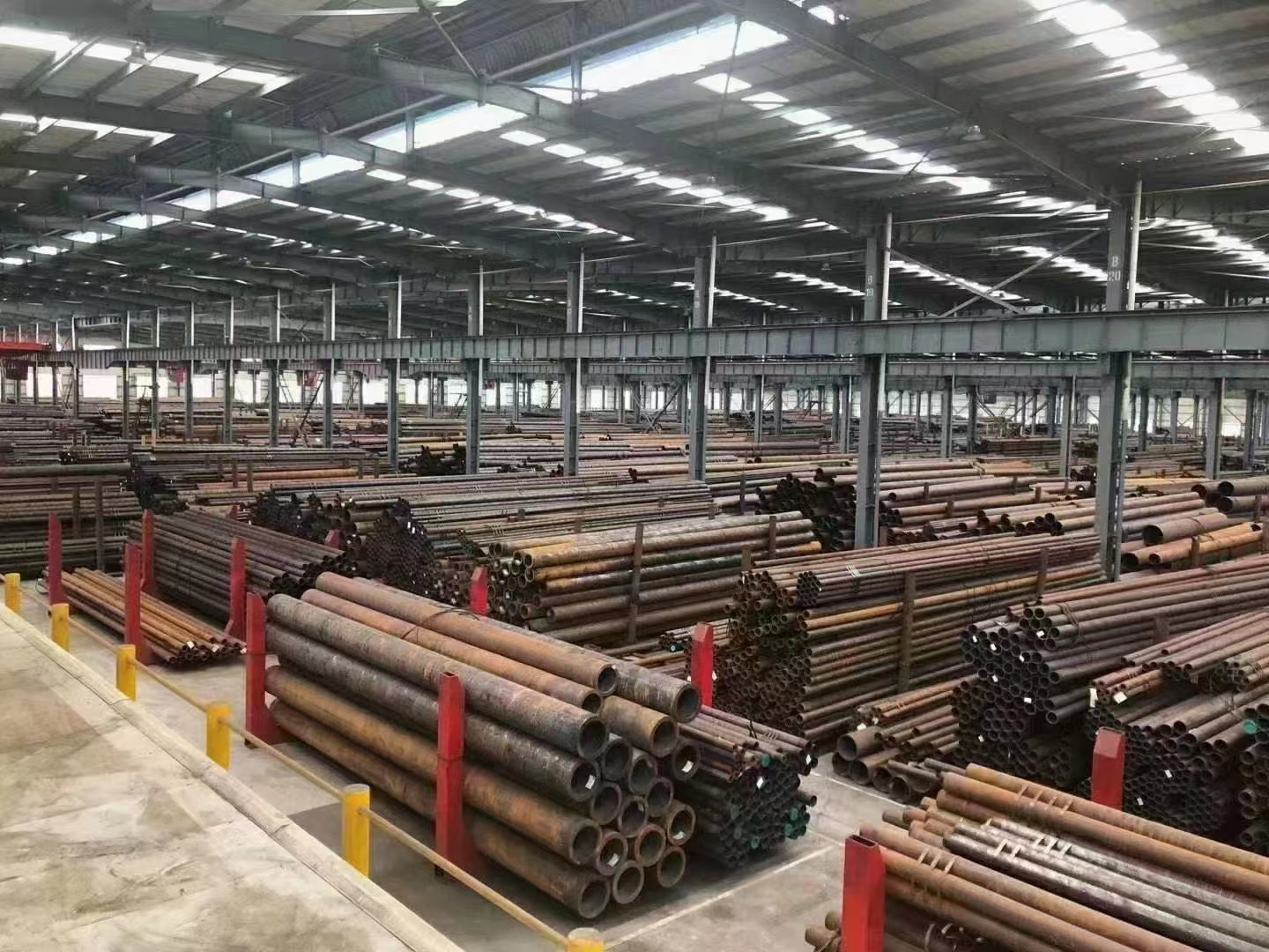 哪些材質(zhì)才適合做精密無縫鋼管呢？